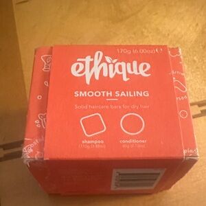 Smooth Sailing Hair Conditioner - Red